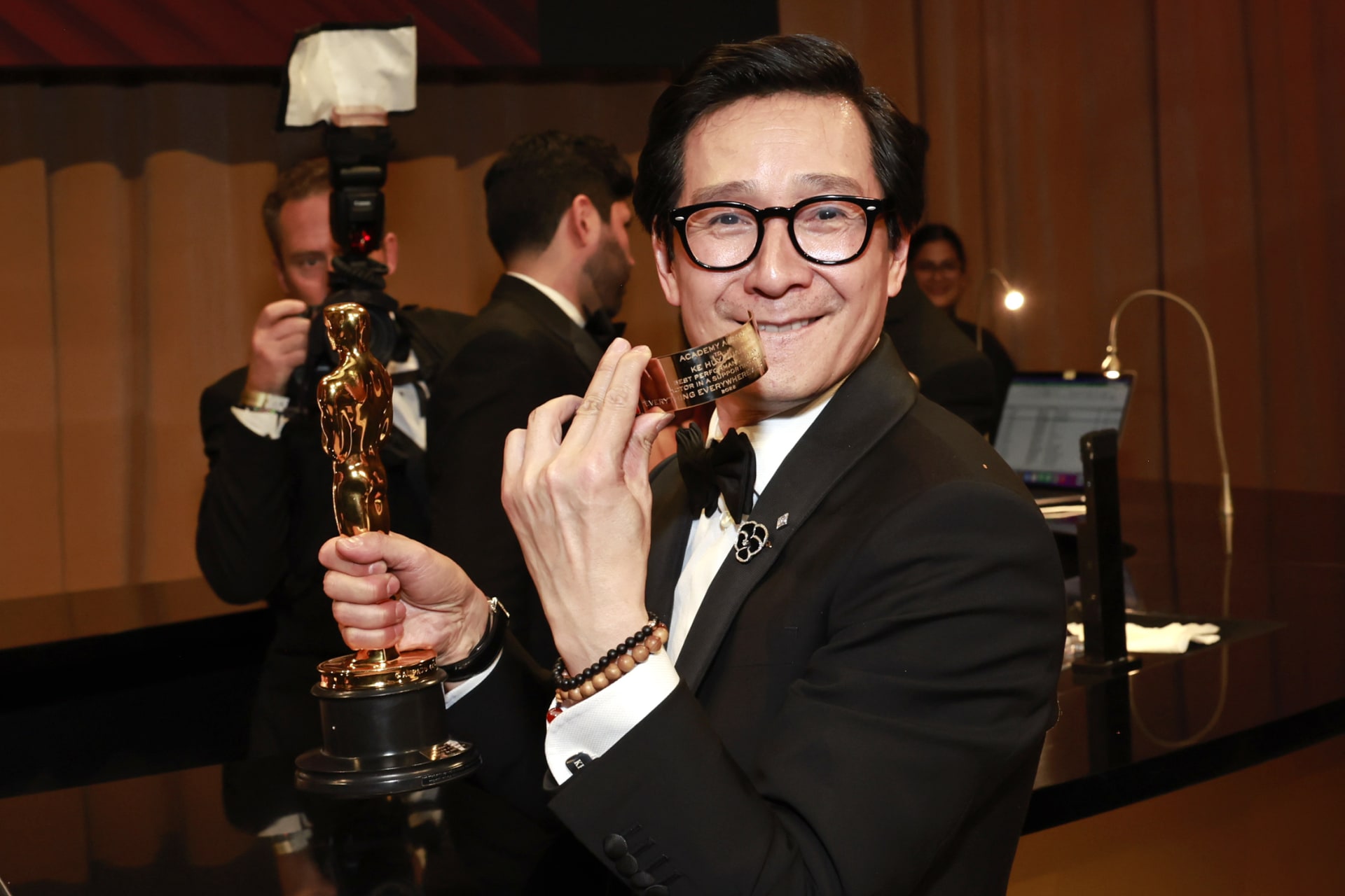 Ke Huy Quan, držitel ceny za nejlepší mužský herecký výkon ve vedlejší roli za film Všechno, všude, najednou