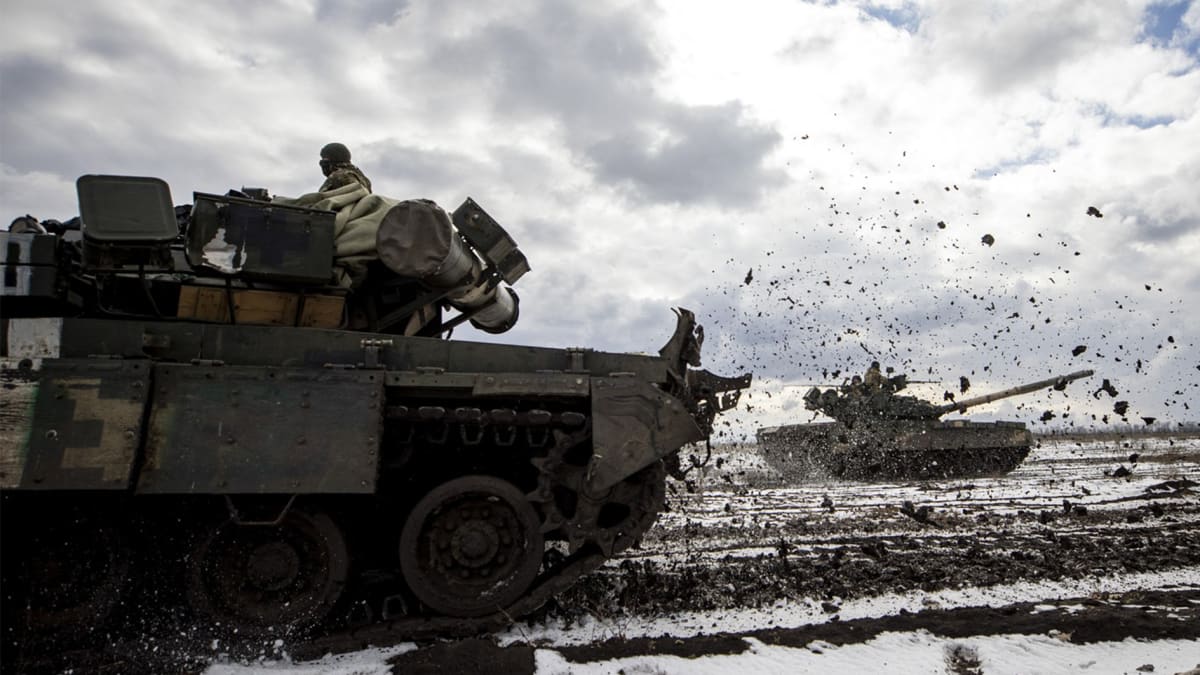 Těžká vojenská technika by měla podle řady expertů zlomit průběh války ve prospěch Ukrajiny.