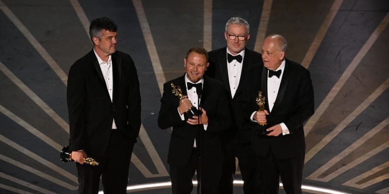 Joe Letteri, Richard Baneham, Eric Saindon a Daniel Barrett si odnesli cenu za vizuální efekty v pokračování Avataru. 