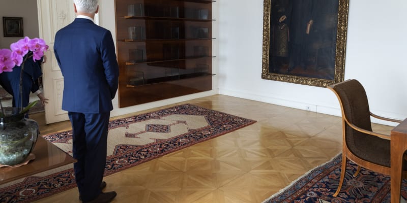 Prezident Petr Pavel navštívil sídlo českých prezidentů, Lumbeho vilu, krátce po inauguraci.