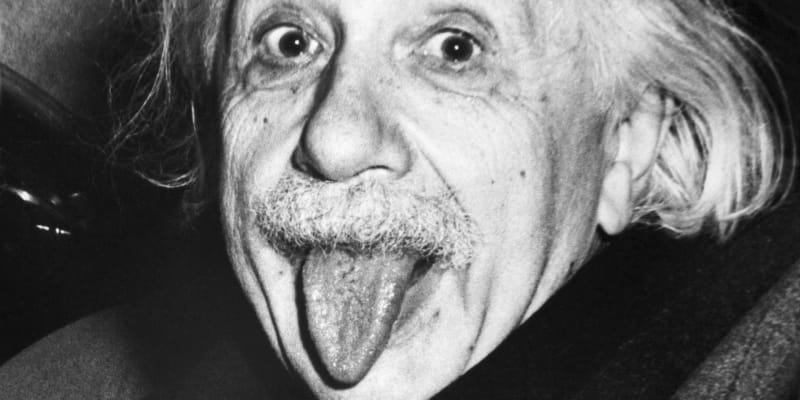Albert Einstein ve věku 72 let