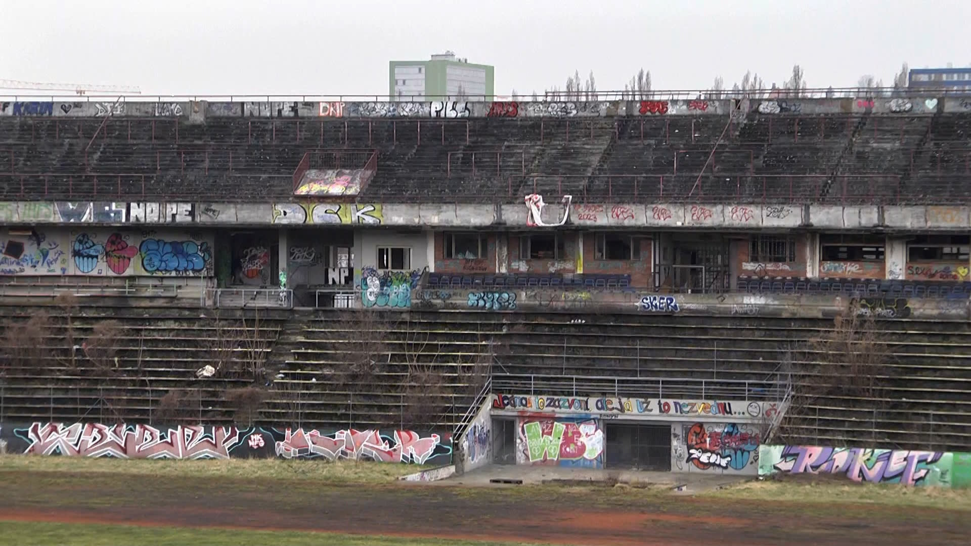 Historicky možná nejvýznamnější fotbalový stadion na Moravě by měl jít k zemi. 