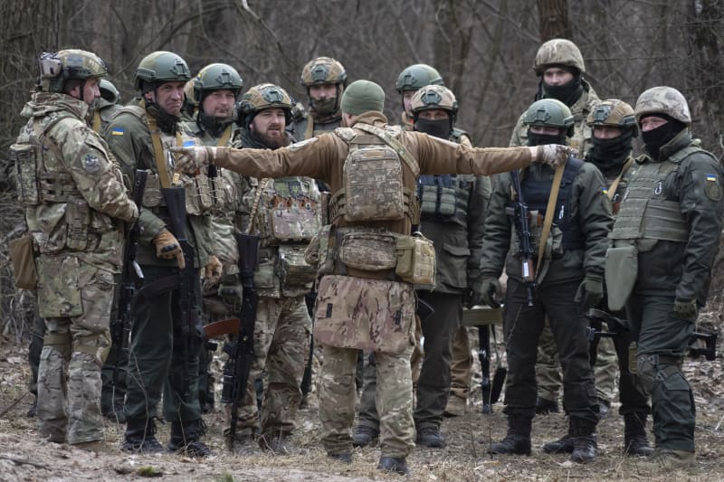 Ukrajinští vojáci na cvičení v Kyjevské oblasti