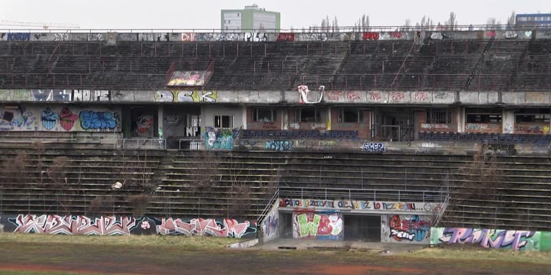 Historicky možná nejvýznamnější fotbalový stadion na Moravě by měl jít k zemi. 