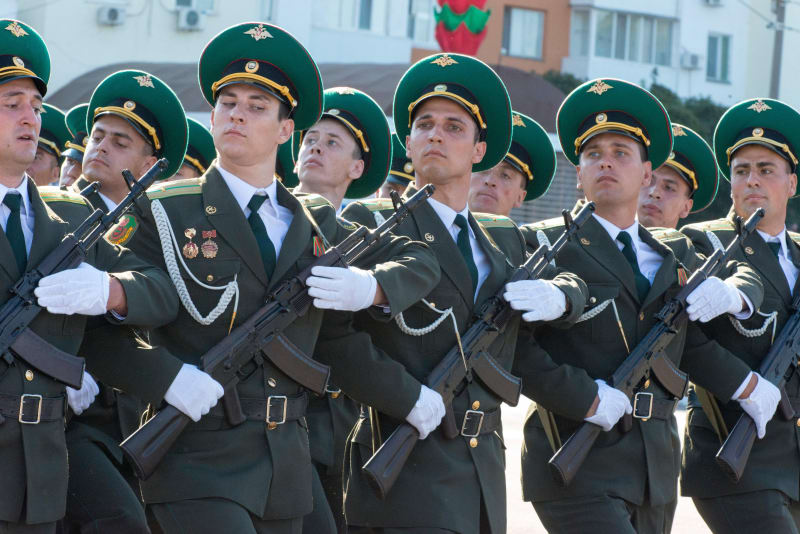 Podněsterští vojáci při výročí vyhlášení samostatnosti.