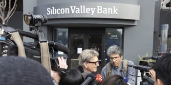 Politici si přehazují krach Sillicon Valley Bank jako horký brambor. Ekonomové však mají jasno