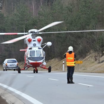 Vrtulník, nehoda, hasiči (ilustrační foto)