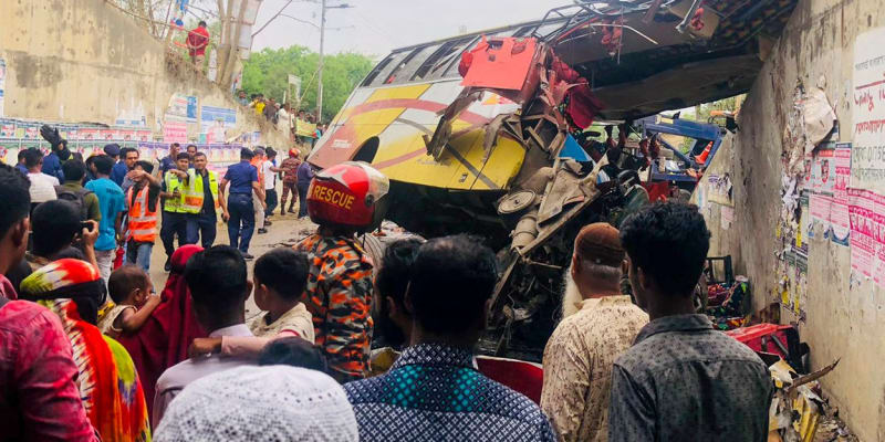 Nehoda autobusu v Bangladéši