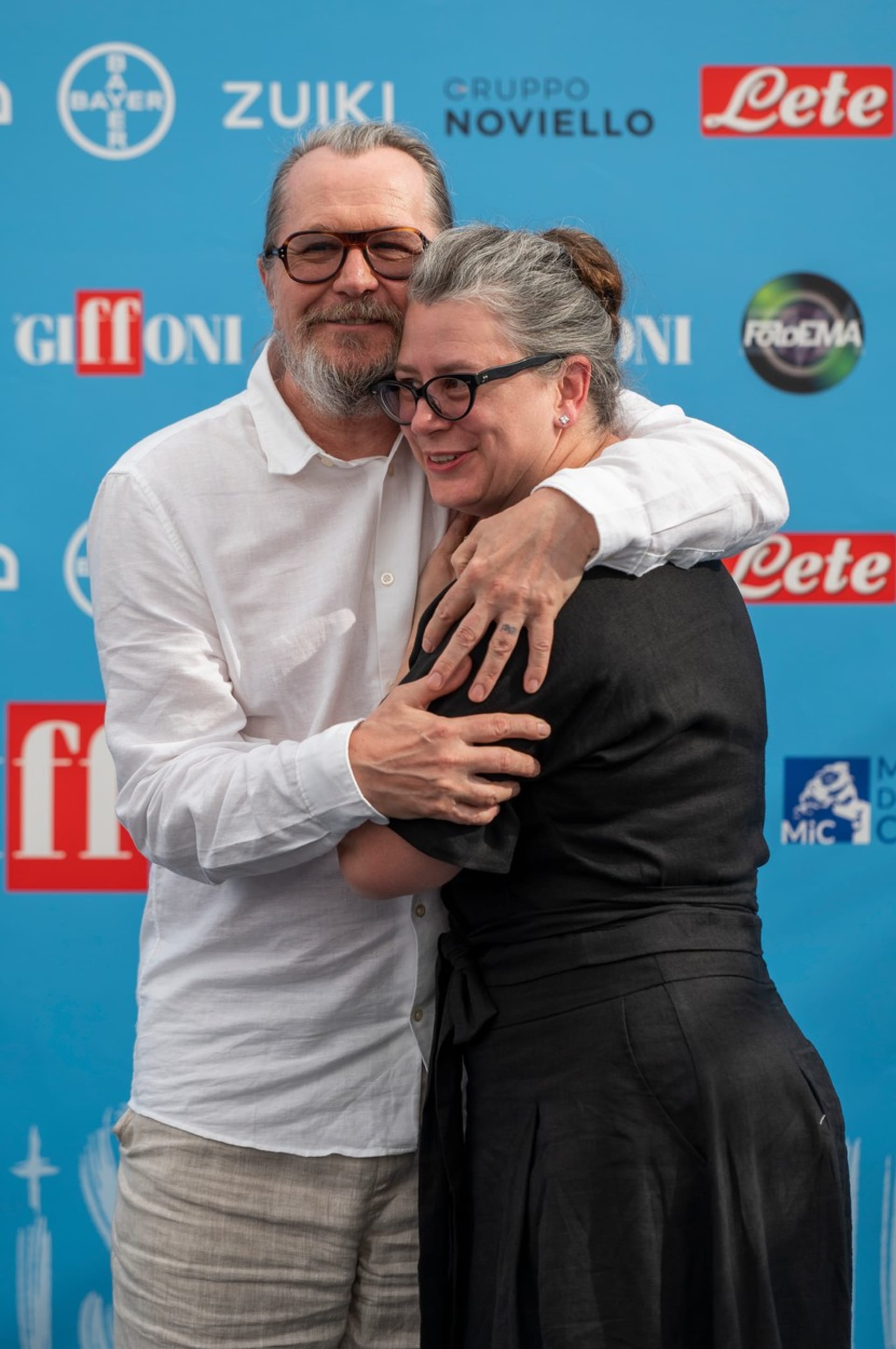 Gary Oldman se svou nynější manželkou Gisele v roce 2022.
