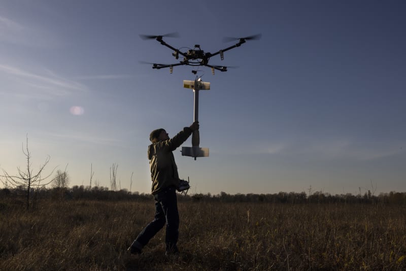 Ukrajinci se rychle naučili využívat různé typy dronů jako smrtící nosiče granátů RPG