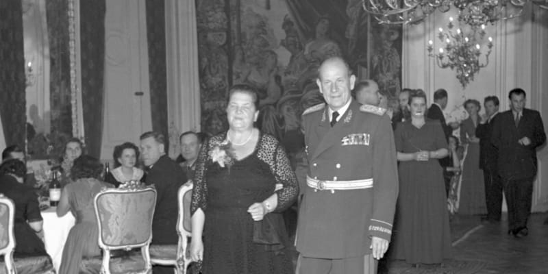 Antonín Zápotocký s manželkou.