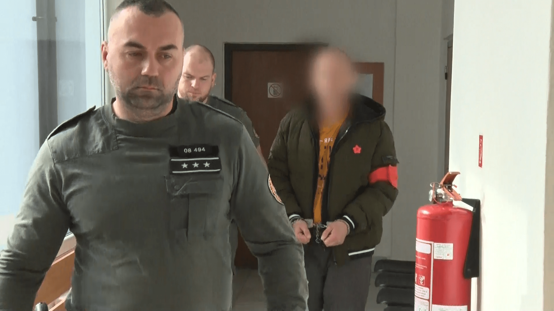 Recidivistu, který měl polít přítelkyni benzínem, poslal soud na 7,5 roku do vězení.
