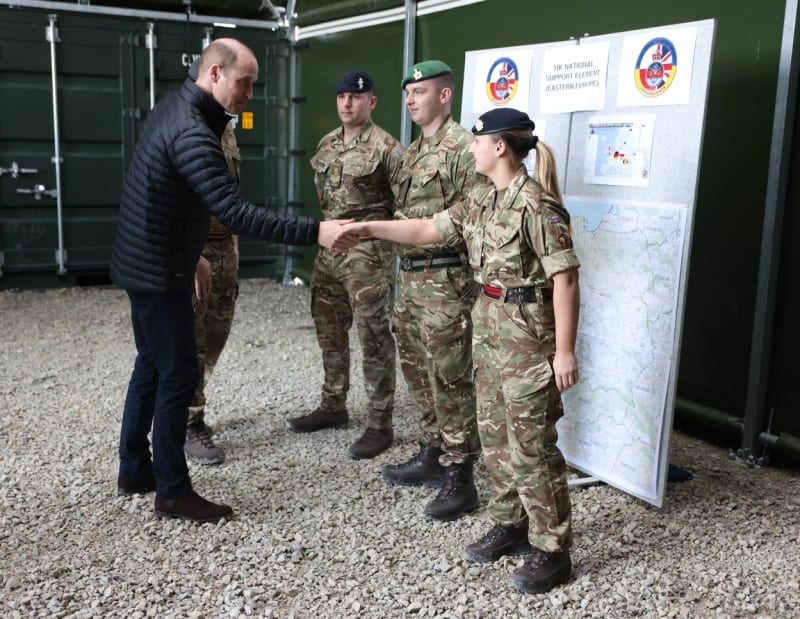 Princ William navštívil Polsko, aby poděkoval vojákům pomáhajícím Ukrajině.