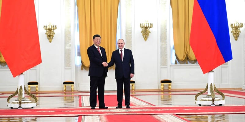 Vladimir Putin se svým čínským protějškem Si Ťin-pchingem