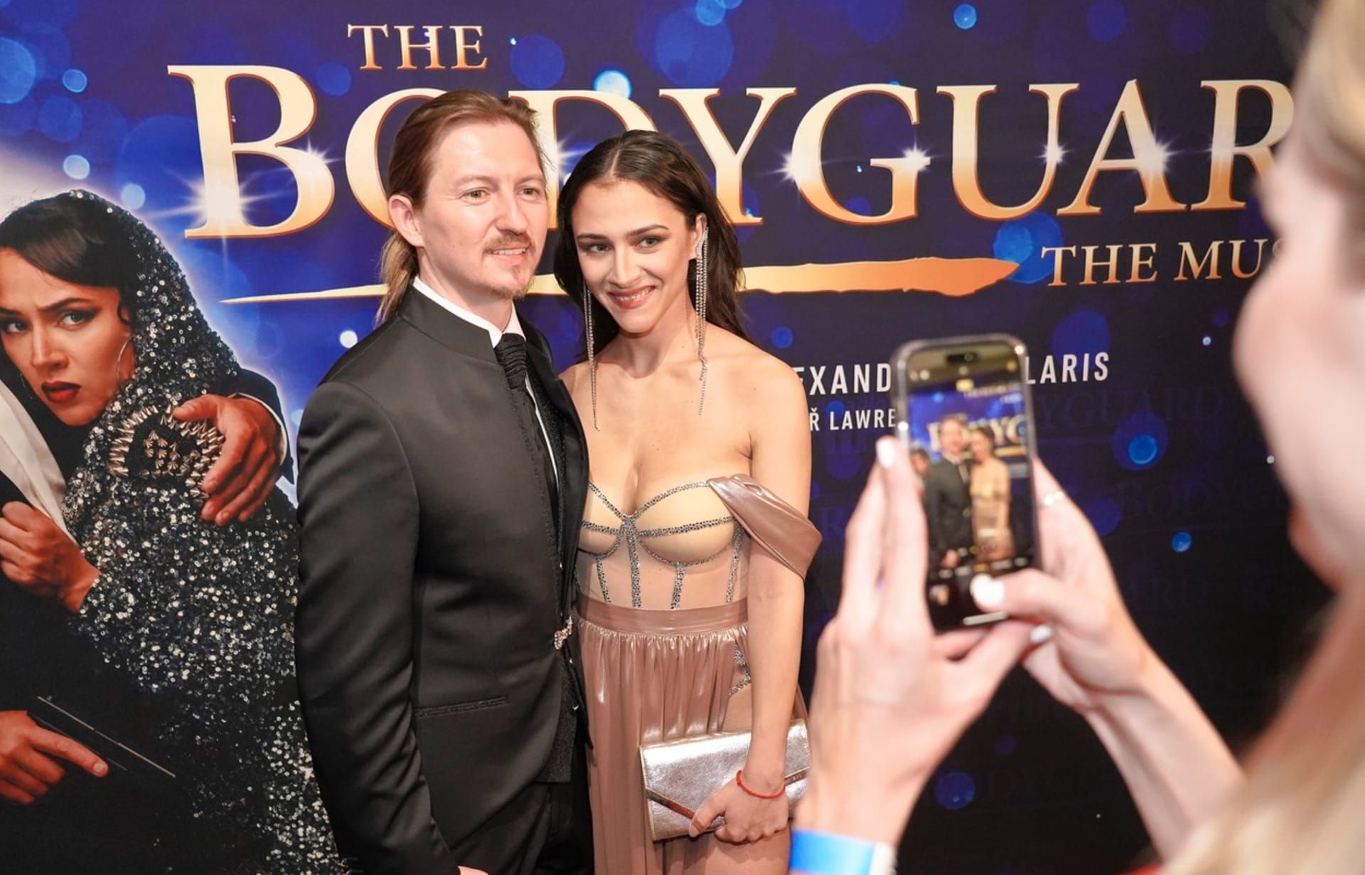 Zpěvačka Eva Burešová s přítelem Přemkem Forejtem na premiéře muzikálu The Bodyguard