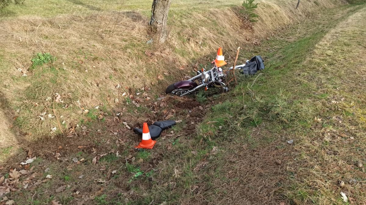 Při nehodě u Matějovce na Jindřichohradecku dnes ráno zahynul řidič motorky