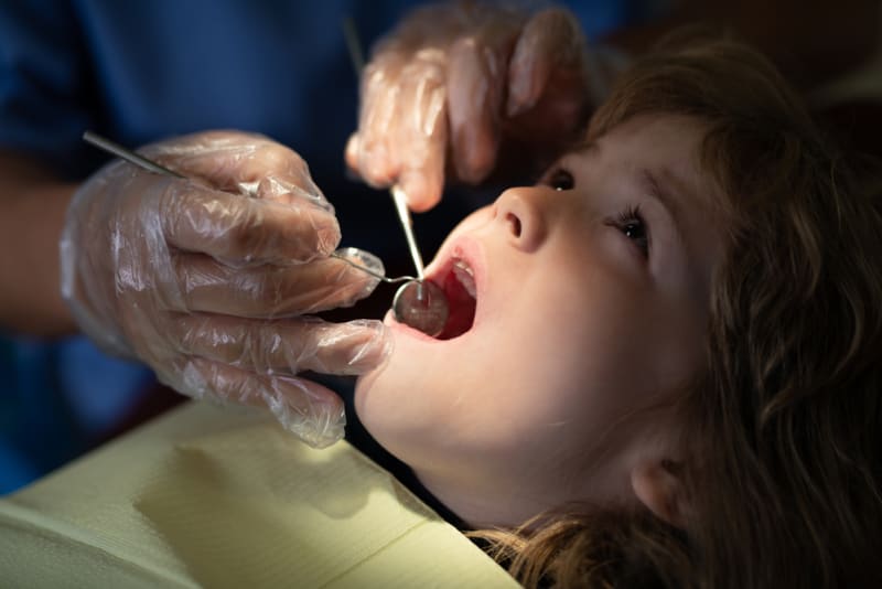 Zubaře nemá v Česku až milion lidí, dětem chybí preventivní prohlídky. (Ilustrační foto)