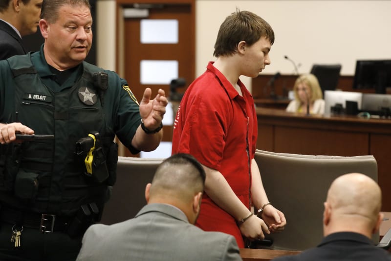 Ve čtrnácti letech nyní 16letý Aiden Fucci ubodal svou 13letou spolužačku. Zasadil jí 114 ran. V pátek si vyslechl rozsudek soudu: doživotí.