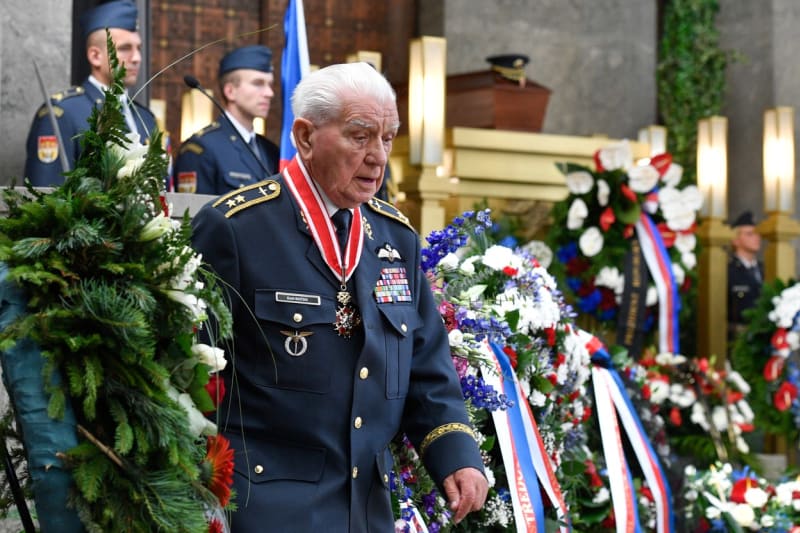 Emil Boček na pohřbu veterána brigádního generála Pavla Vranského