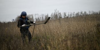 Miny na zvířatech či ukryté do těl padlých. Zákeřné výbušné pasti ohrožují miliony Ukrajinců