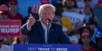 Trump na prvním mítinku: Je to hon na čarodějnice. Kritizoval vyšetřování, kterým čelí