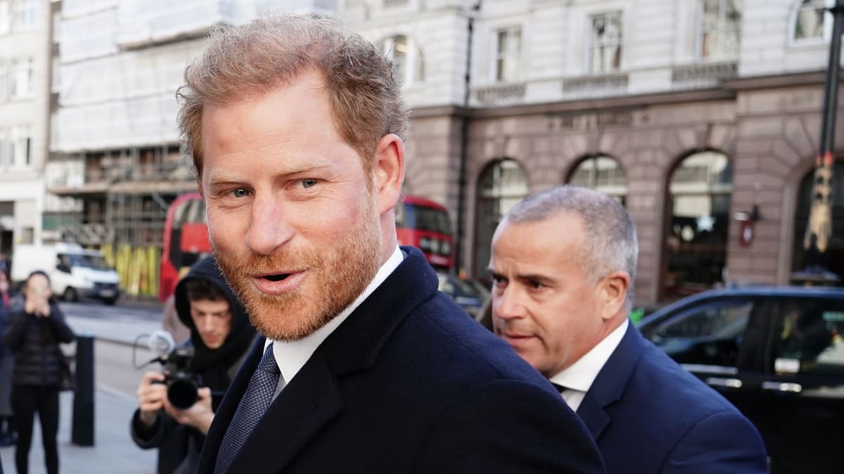 Princ Harry nebude při korunovaci na balkóně Buckinghamského paláce.
