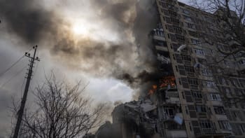 ON-LINE: Masivní útok okupantů na civilisty. Ve městech po celé Ukrajině znějí exploze