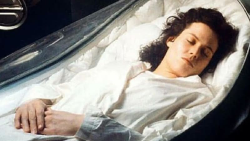 Ellen Ripleyová v hibernaci v sáze Vetřelec (ilustrační foto)