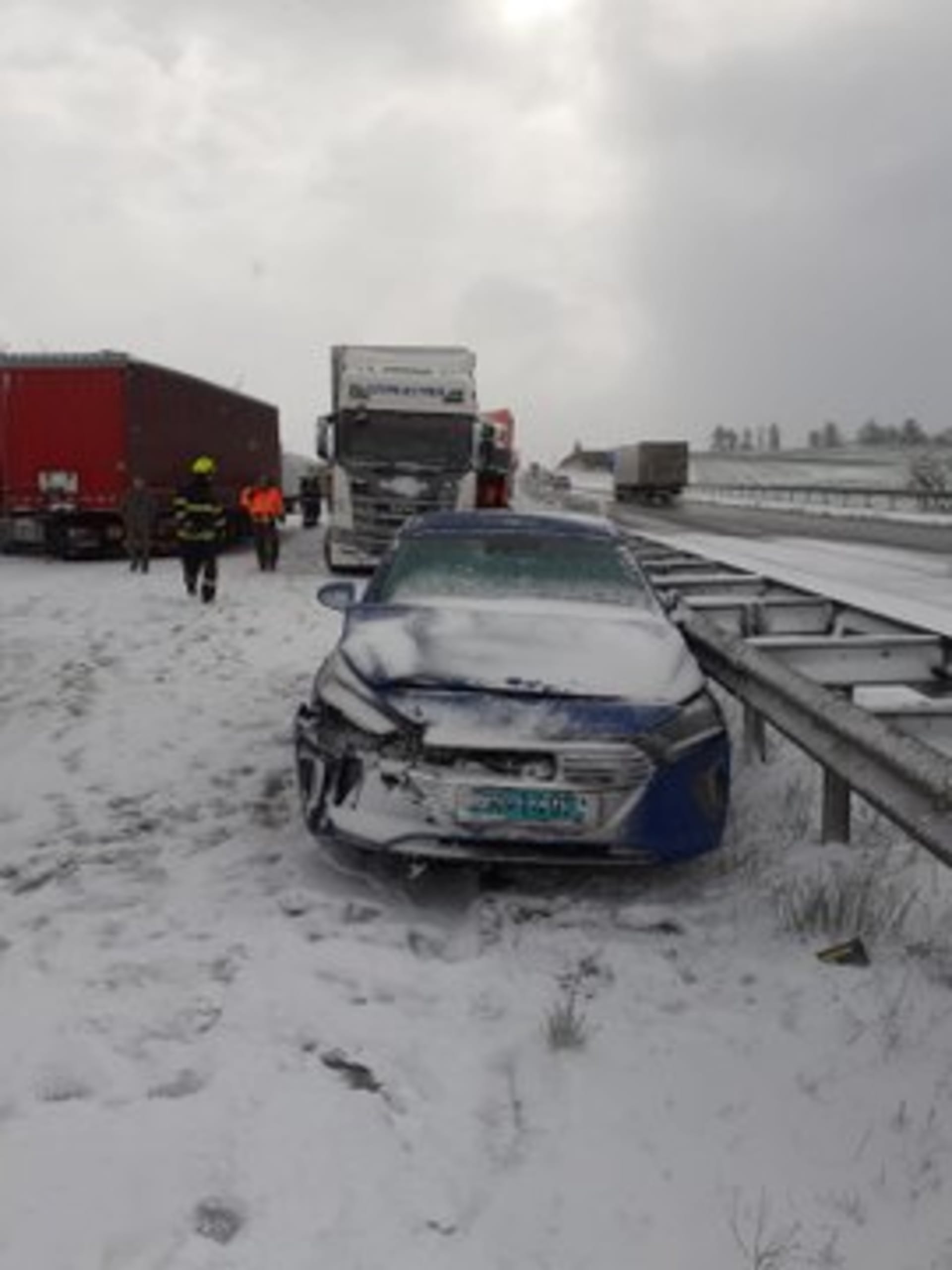 Sníh způsobil nehodu na D1.