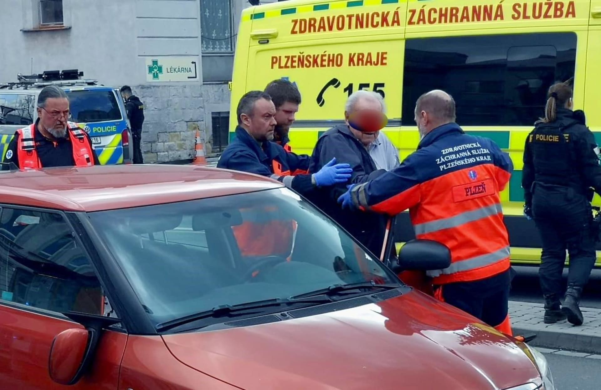 Nehoda v areálu Fakultní nemocnice Plzeň BoryNehoda v areálu Fakultní nemocnice Plzeň Bory