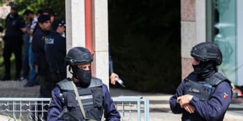 Brutální útok nožem v Lisabonu: Dva lidé v islámském centru zemřeli, policie musela střílet