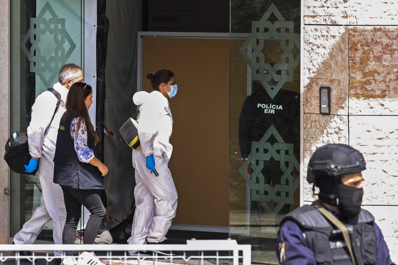 Při střelbě v islámském centru v Lisabonu zemřeli dva lidé. Na místě je policie (28. 3. 2023).