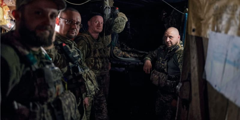 Ukrajinští vojáci poblíž Bachmutu. (28. 3. 2023)