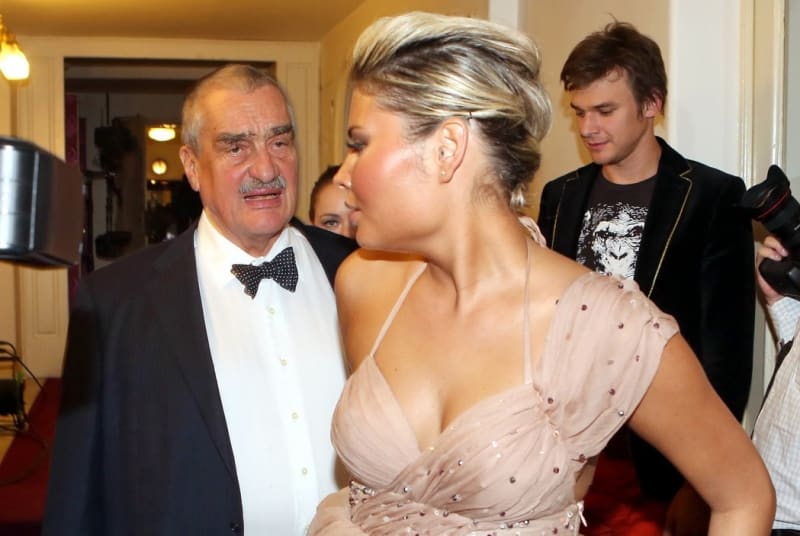 Jana Vopěnková s Karlem Schwarzenbergem v roce 2013.