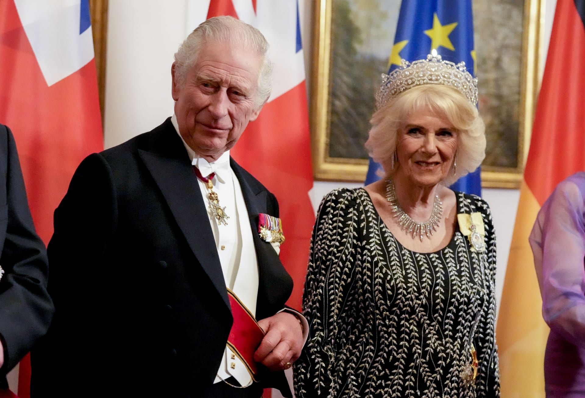 Královna-manželka Camilla okouzlila v březnu 2023 Německo svým outfitem.