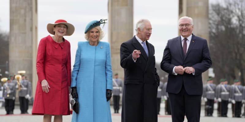 Královna-choť Camilla okouzlila Německo svým outfitem.