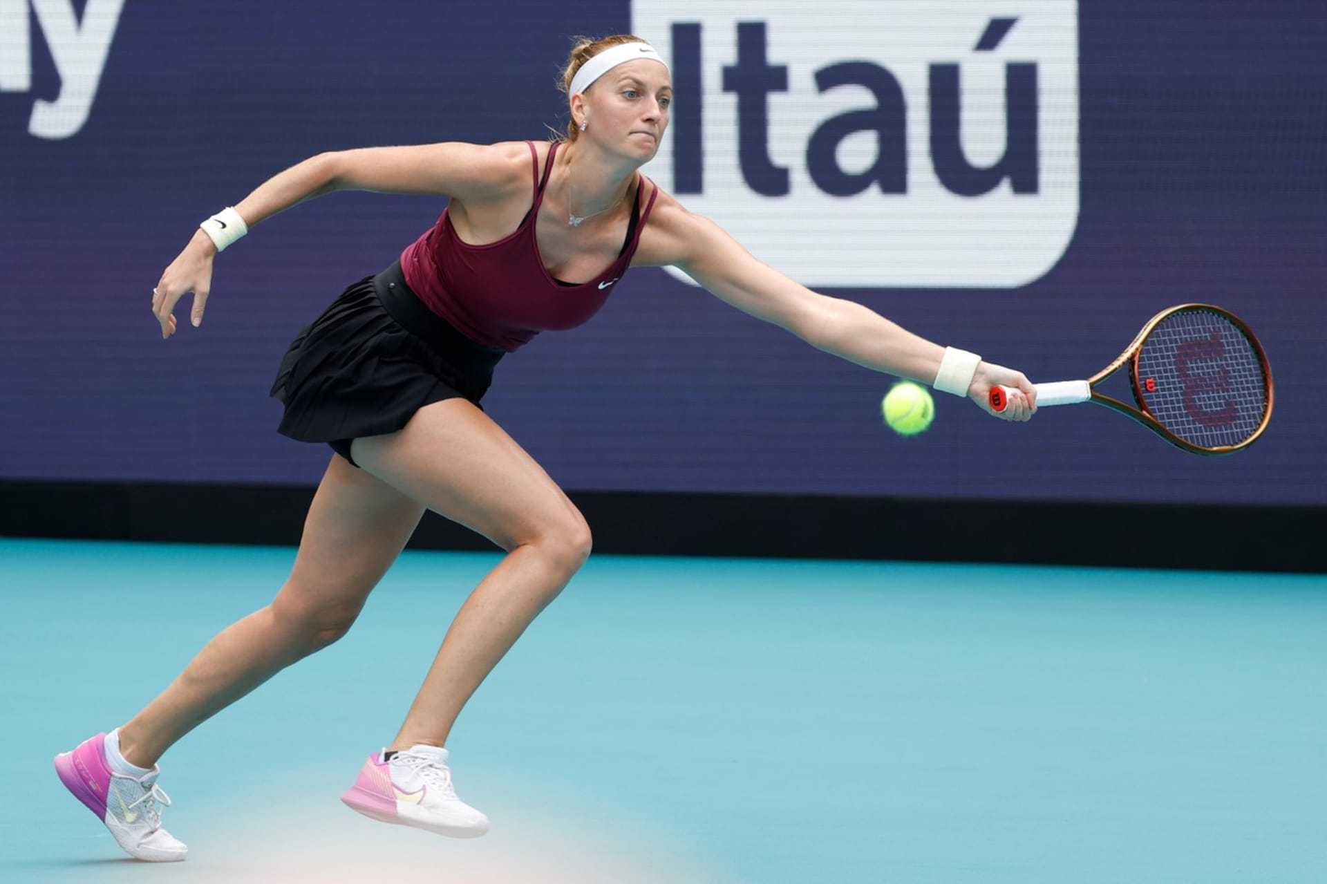 Petra Kvitová porazila ve finále tenisového turnaje v Miami Jelenu Rybakinovou z Kazachstánu 7:6, 6:2 a získala jubilejní 30. titul na okruhu WTA.