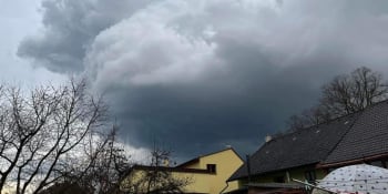 RADAR: Českem se proženou supercelární bouře. Meteorologové varují před vznikem tornád