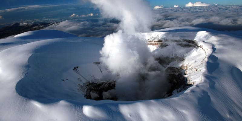 Kolumbijská sopka Nevado del Ruiz se probouzí k životu