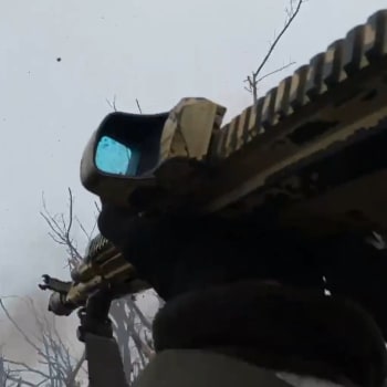 Ukrajinský voják natáčí válku z prvního pohledu.