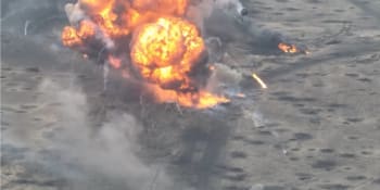 Brutální záběry: Ukrajinci rozdrtili ruský konvoj. Věže tanků létaly vysoko do vzduchu