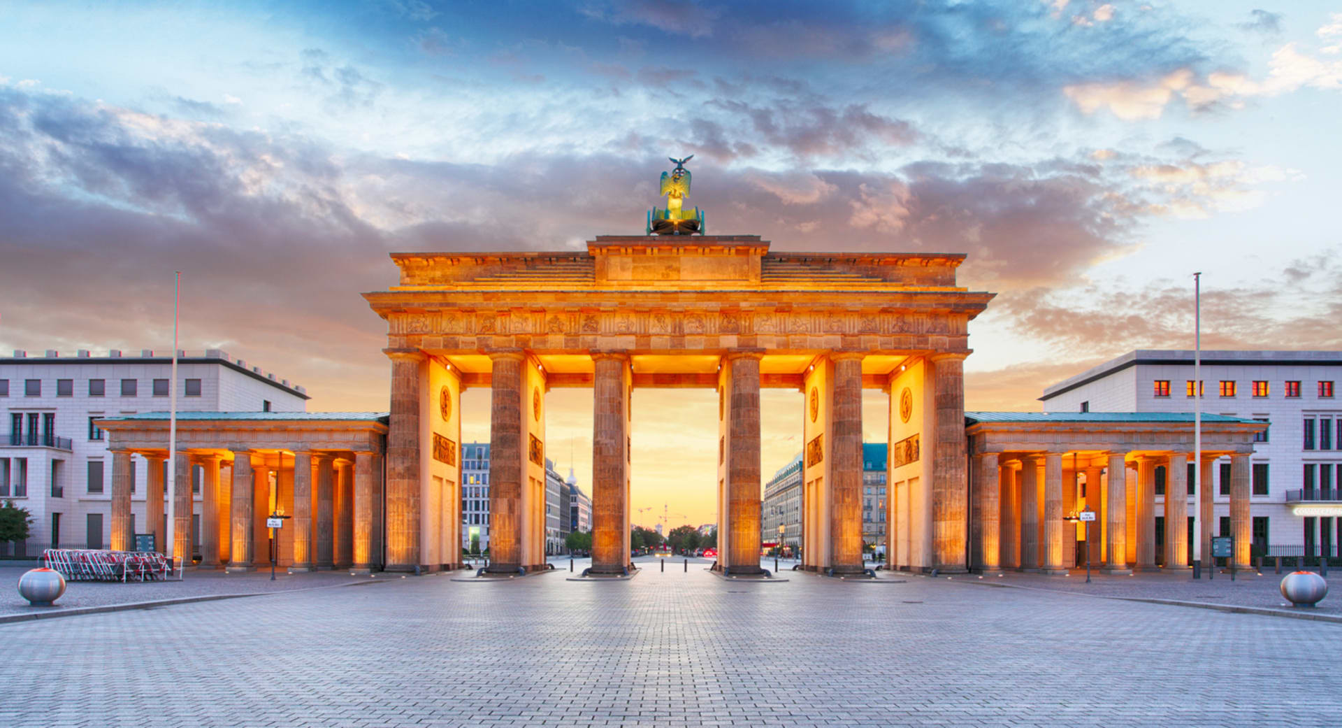 Braniborská brána v Berlíně je známou dominantou.