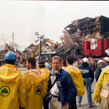 Jiří Boudník 13. září 2001 na místě, kde ještě před pár dny stála newyorská Dvojčata.