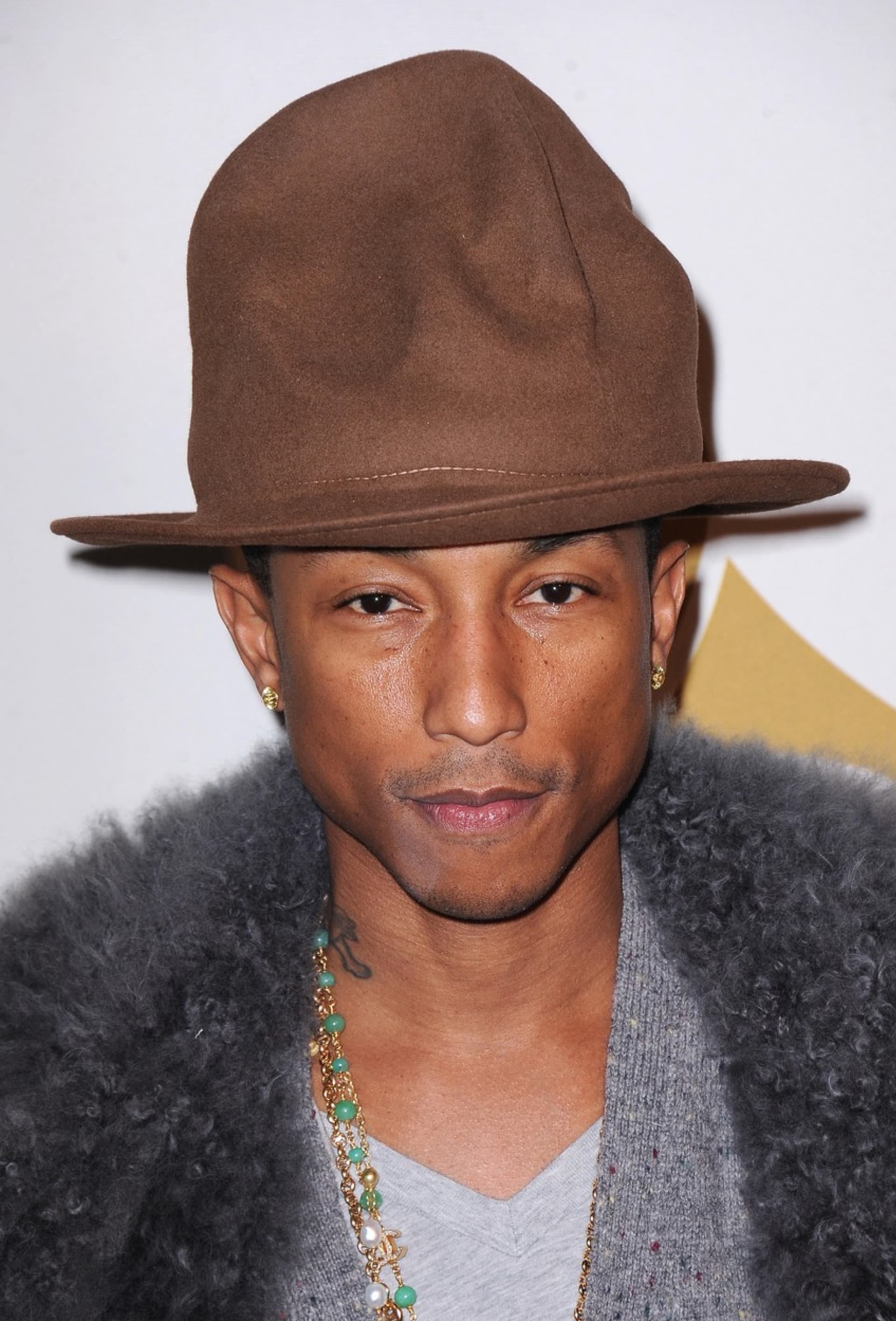 Pharrell Williams je známý pro svou vášeň ke kloboukům.