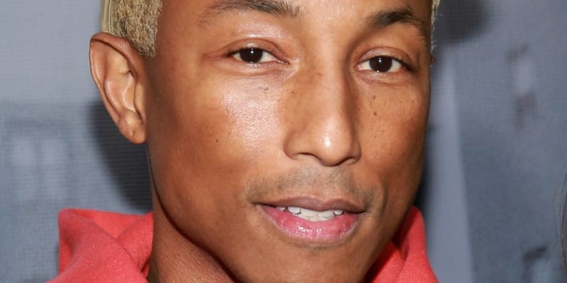 Pharrell Williams je americký zpěvák, producent a nově i kreativní ředitel módního domu Louis Vuitton.