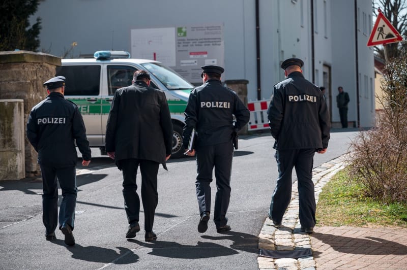 Německá policie vyšetřuje smrt desetileté dívky ze zařízení pro děti a mladistvé v bavorské obci Wunsiedel.