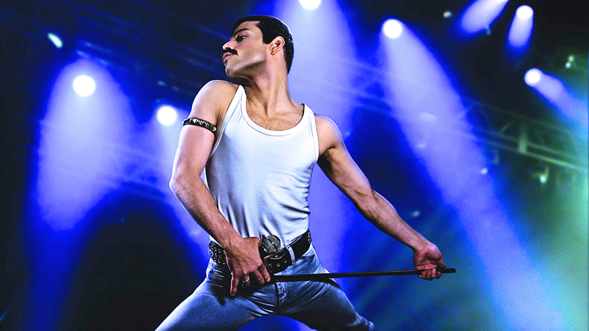 Rami Malek jako Freddie Mercury ve filmu Bohemian Rhapsody.