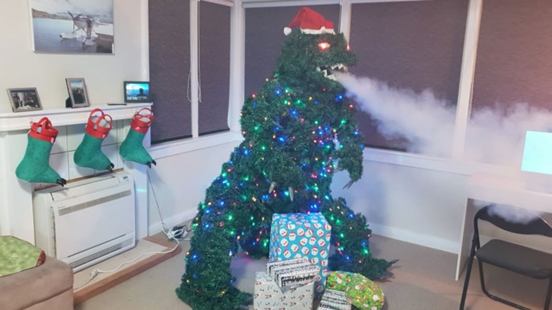 Vánoční Godzilla
