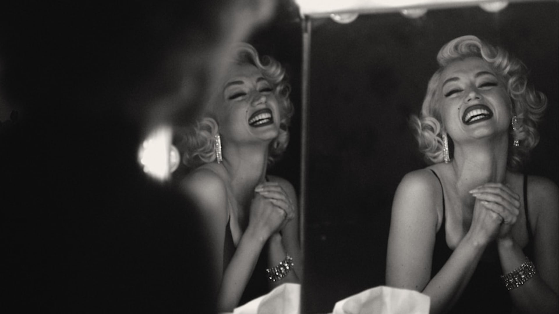 Ana de Armas jako Marilyn Monroe ve filmu Blondýnka