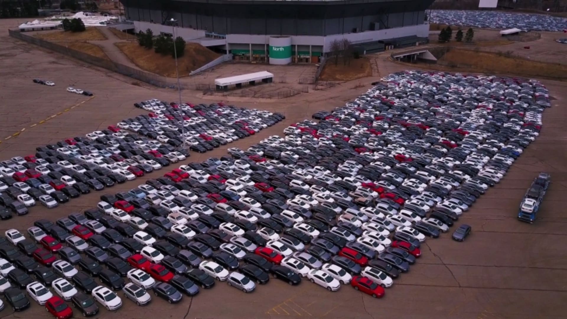 Podívejte se na místo, kde tisíce Volkswagenů čekají na smrt